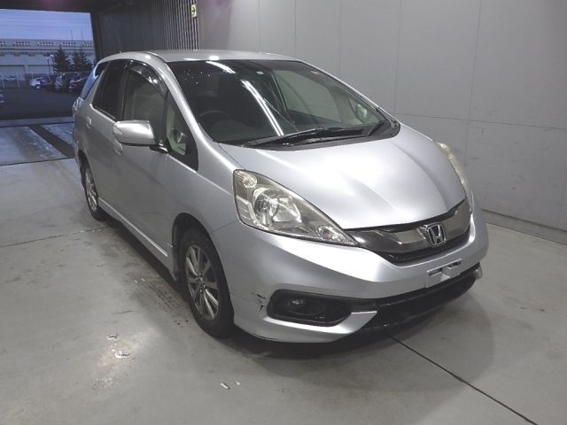 30066 Honda Fit shuttle GG8 2014 г. (Honda Hokkaido)